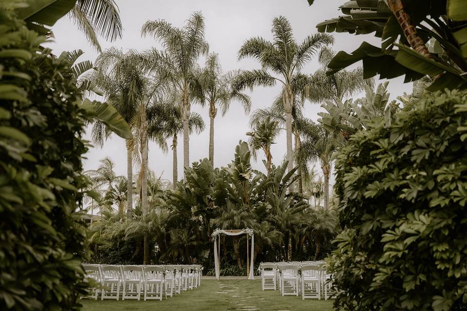 Tropical Courtyard Ceremony