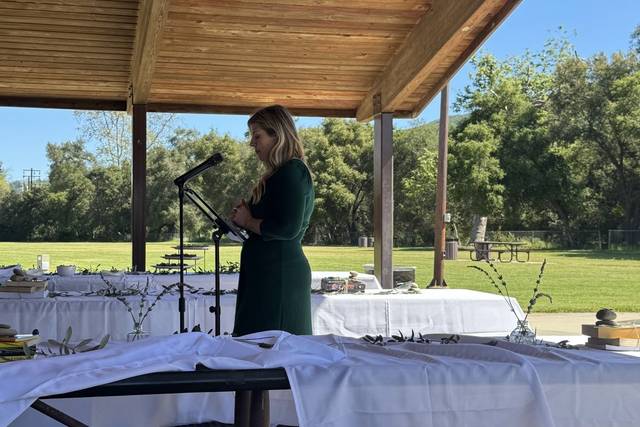 officiant2.jpg