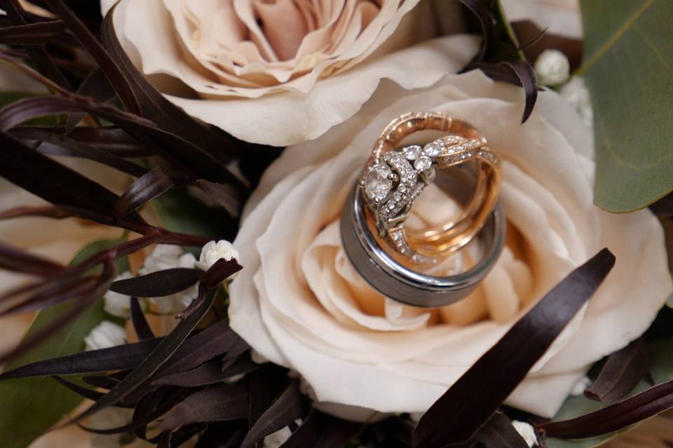 Flowers and rings