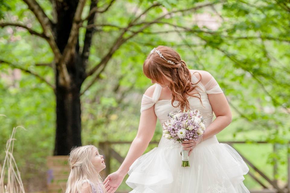 Birde and flower girl