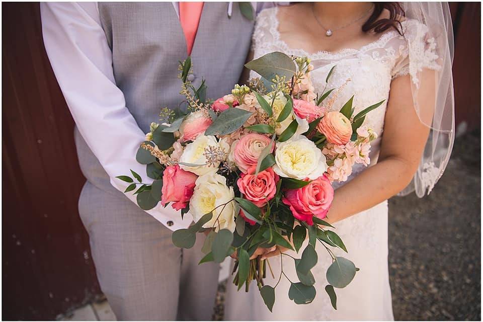 Lush romantic bride bouquet