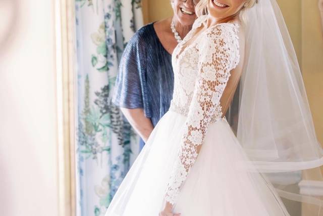 How To Pick The Best Plus Size Wedding Dress – 4 Tips From An Expert | Wedding  Dresses Vermont & NH | Best Prom Dresses - Christine's Bridal & Prom Shop