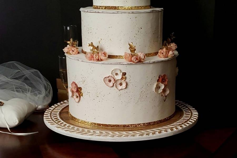 Golden rose cake