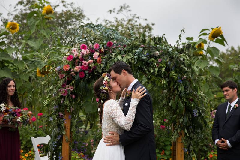 Fall ceremony arbor design