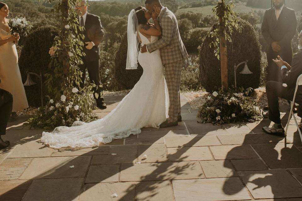 First Kiss as Mr&Mrs