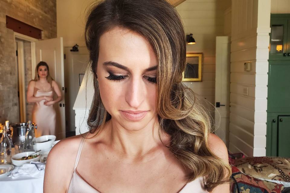 Soft Glam Curl Half Up