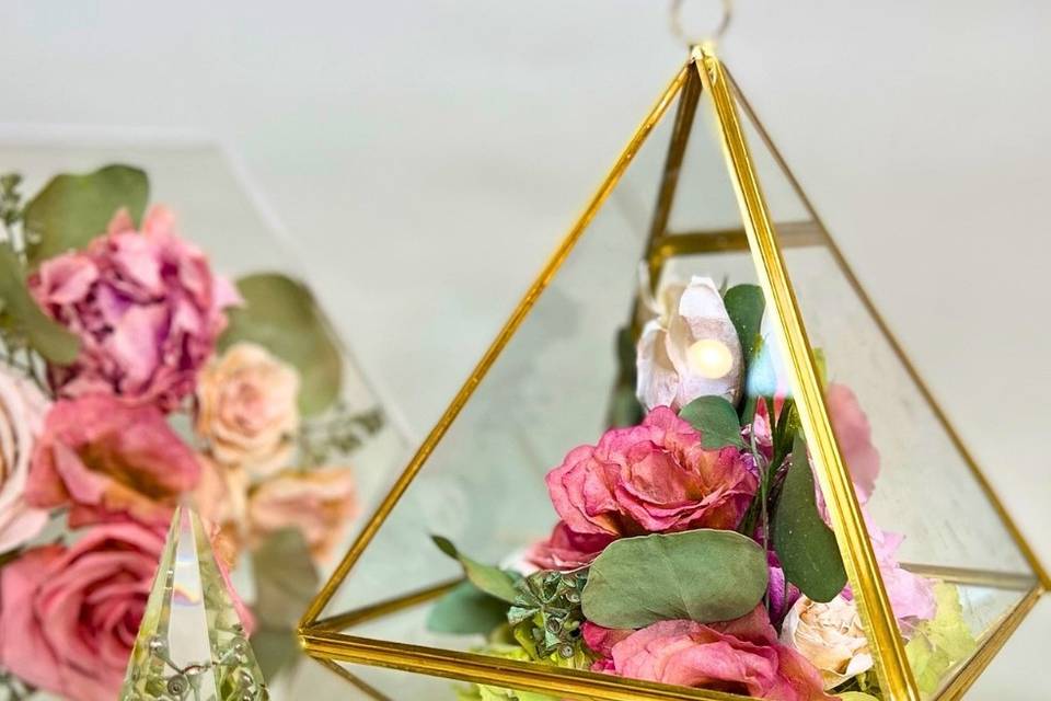 Golden Lantern and Ring Holder