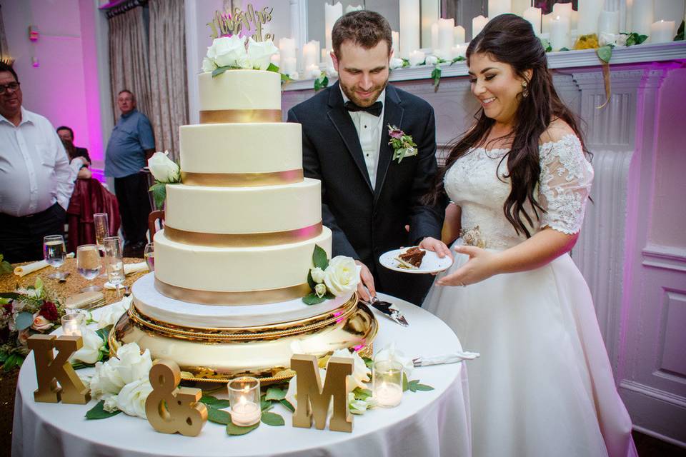 Gold fondant ribbon