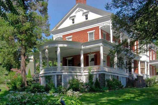Emig Mansion Bed and Breakfast