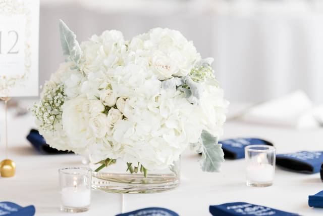 Table setup with white flowers