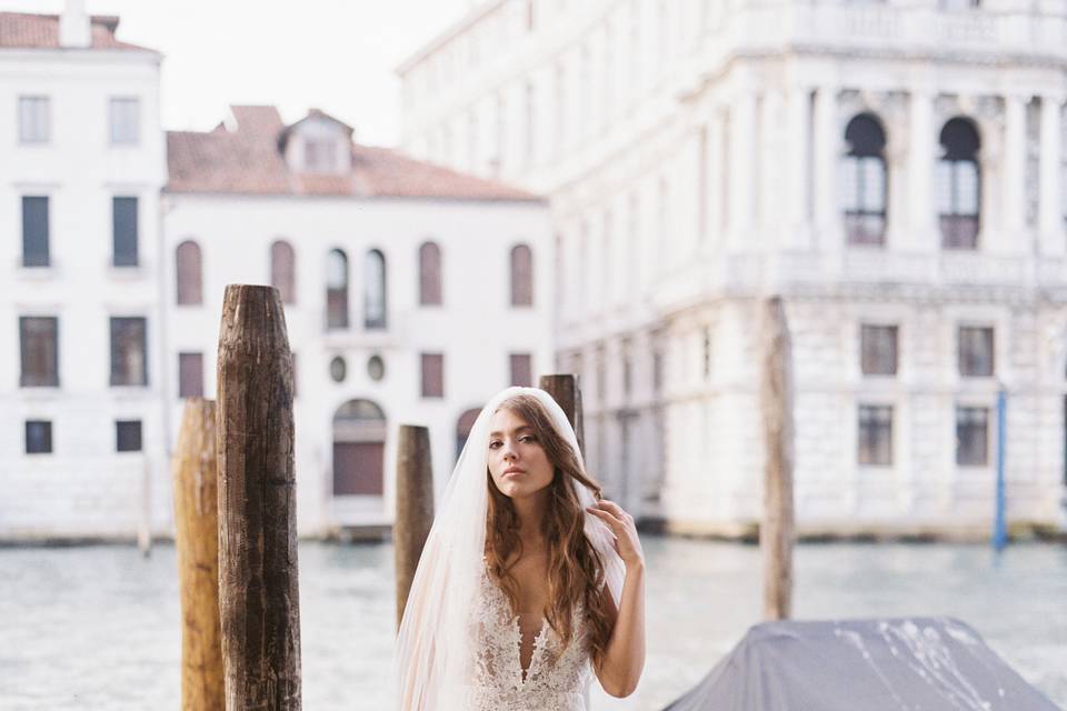 Bridal curl hair in Venice