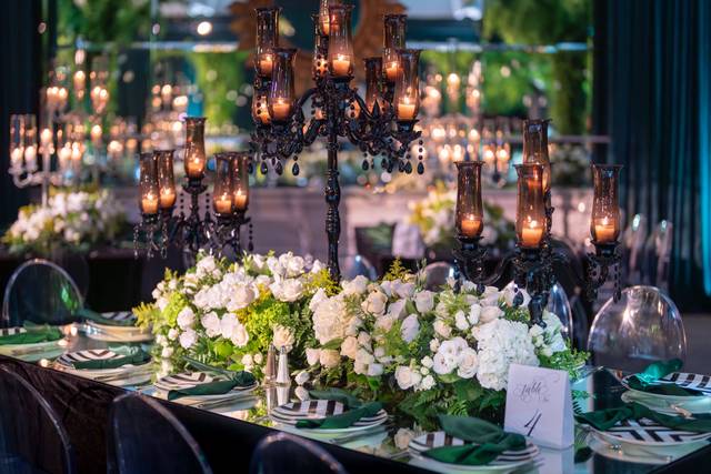 Kiss Me in Paris Wedding Planner