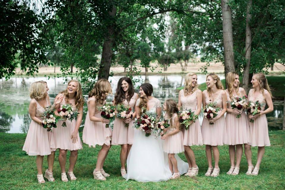 Smiles from the bridal party