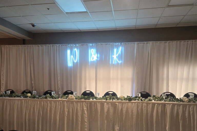Head table up on risers