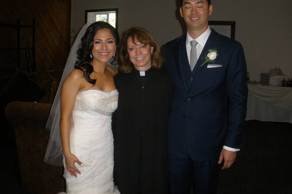 Rev. Rosie's Unforgettable CA Weddings