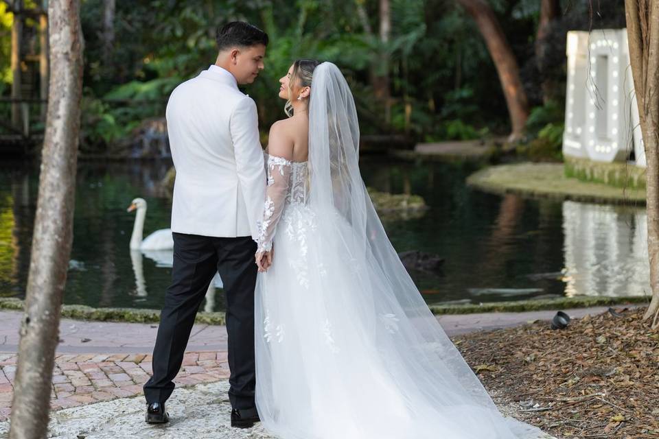 Dreamy Lakeside Wedding