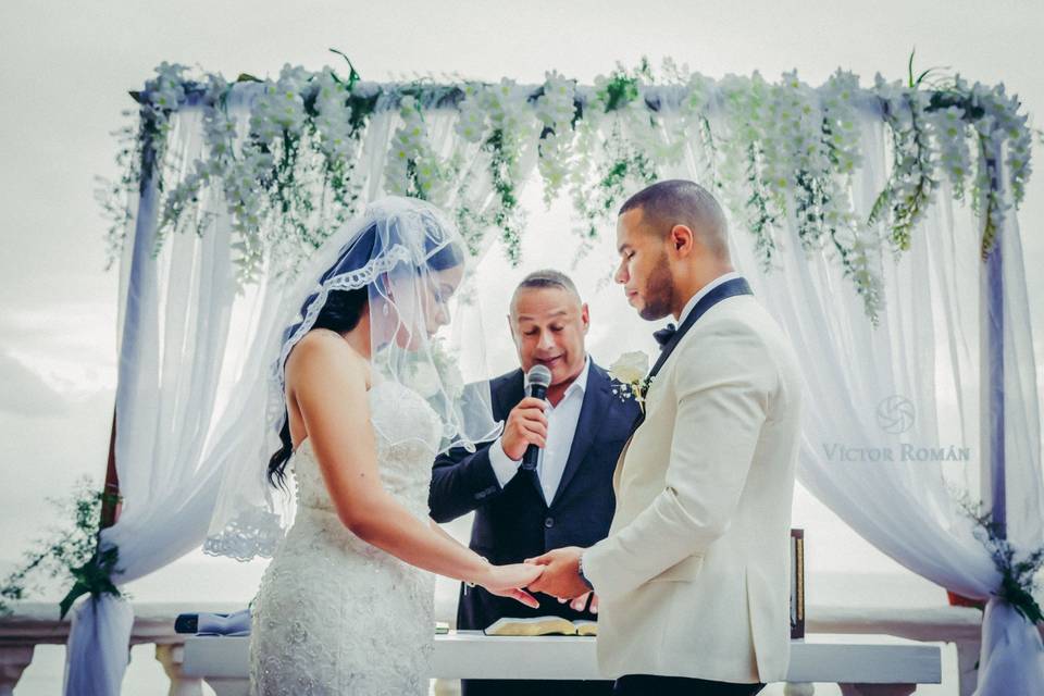 Www.victoromanphototo.com