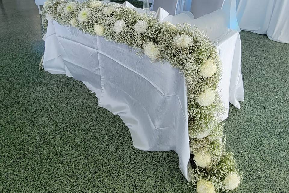 12ft Garland Sweetheart Table
