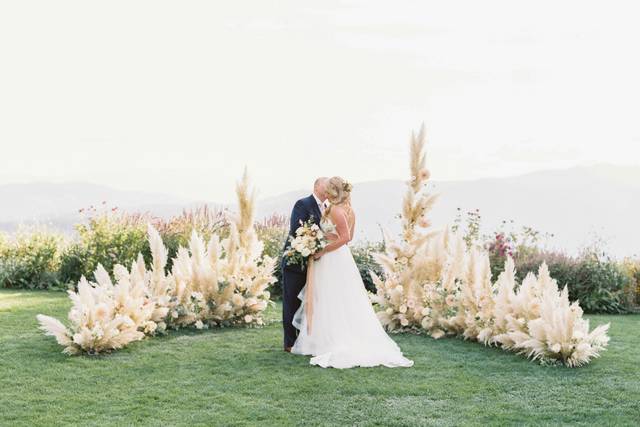 Gorge Crest Vineyards Wedding