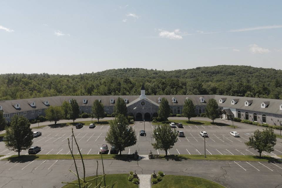 Colonial Hotel