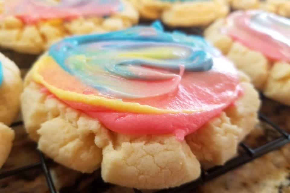 Rainbow swag cookie