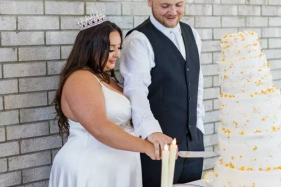 Cutting the cake