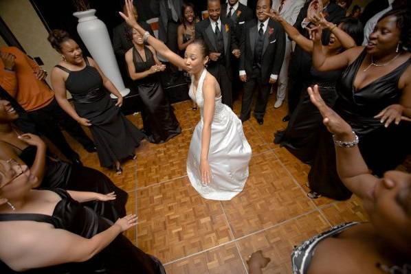 Bride with friends groovin'