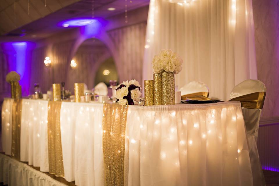 Gold and ivory head table