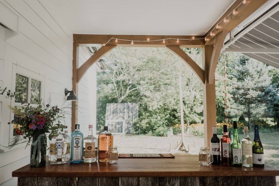 Bar - Carriage House Porch