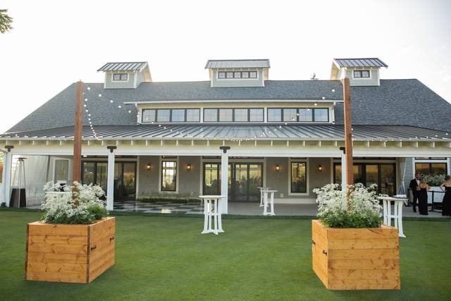 Carriage House at Lac La Belle