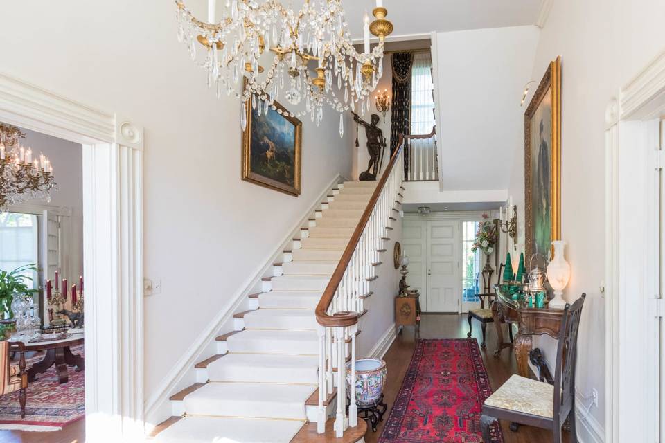 Foyer/staircase
