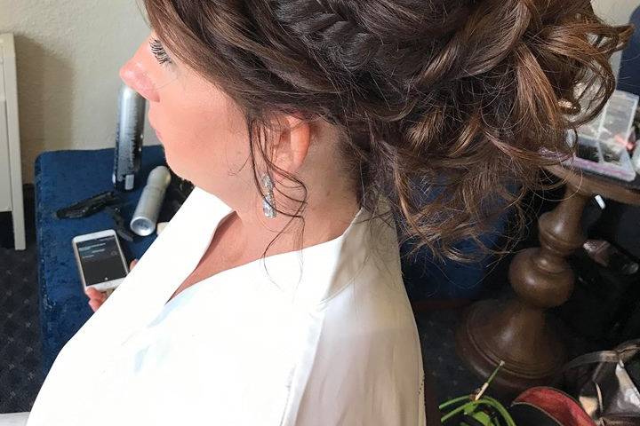 Hairstyle for a wedding