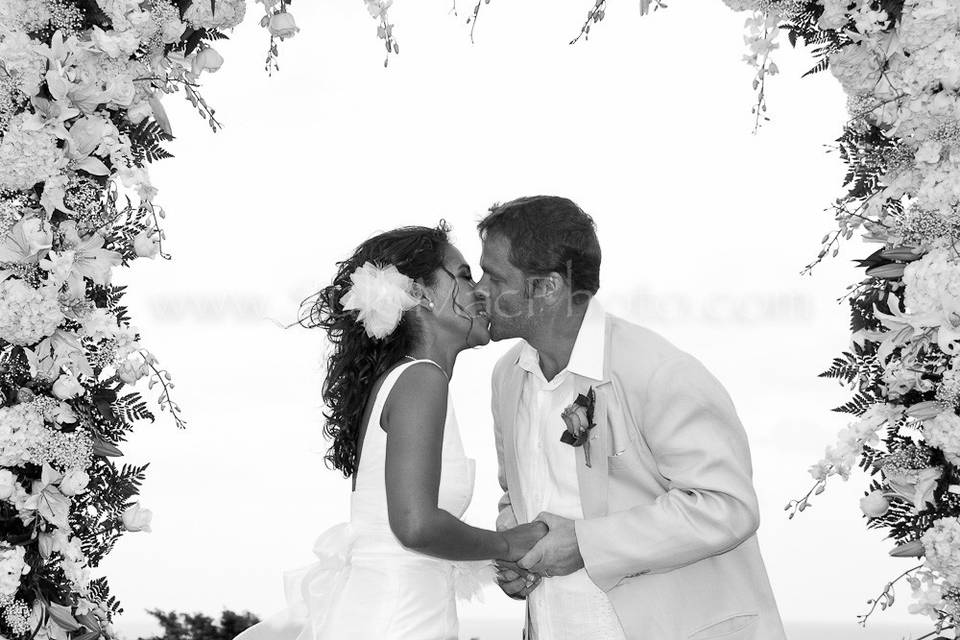 This lovely couple were wed on the world-famous White Witch golf course, in Montego Bay, Jamaica