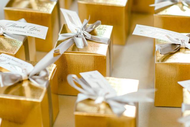 French macaron wedding gifts
