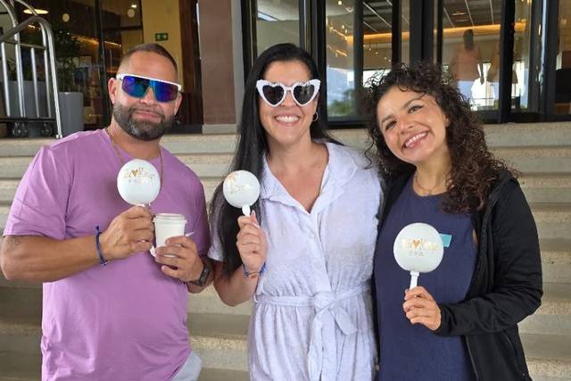 Maracas for our couple