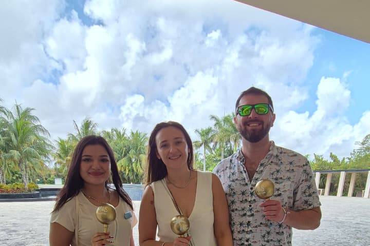 Maracas for our couple