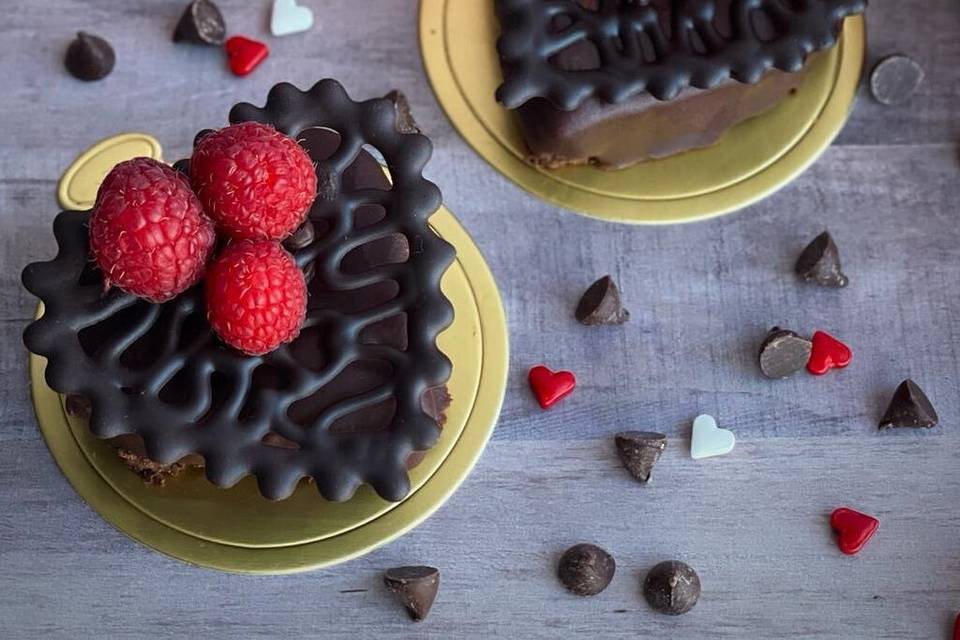 Rich raspberry chocolate cakes