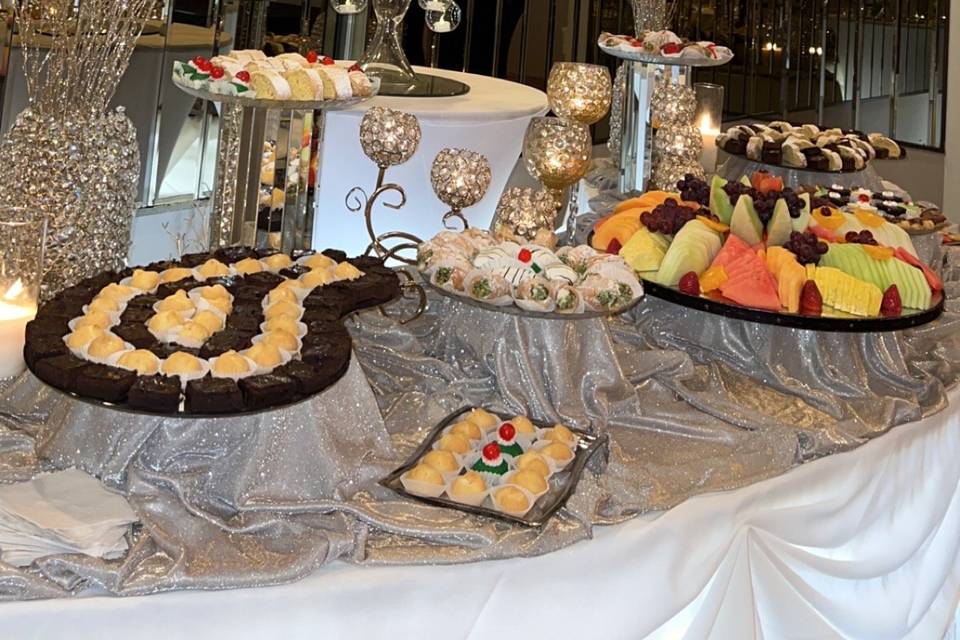 Euro Sweet & Fruit Table