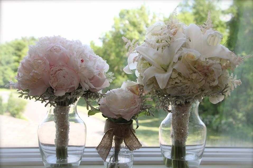 White and pink flowers