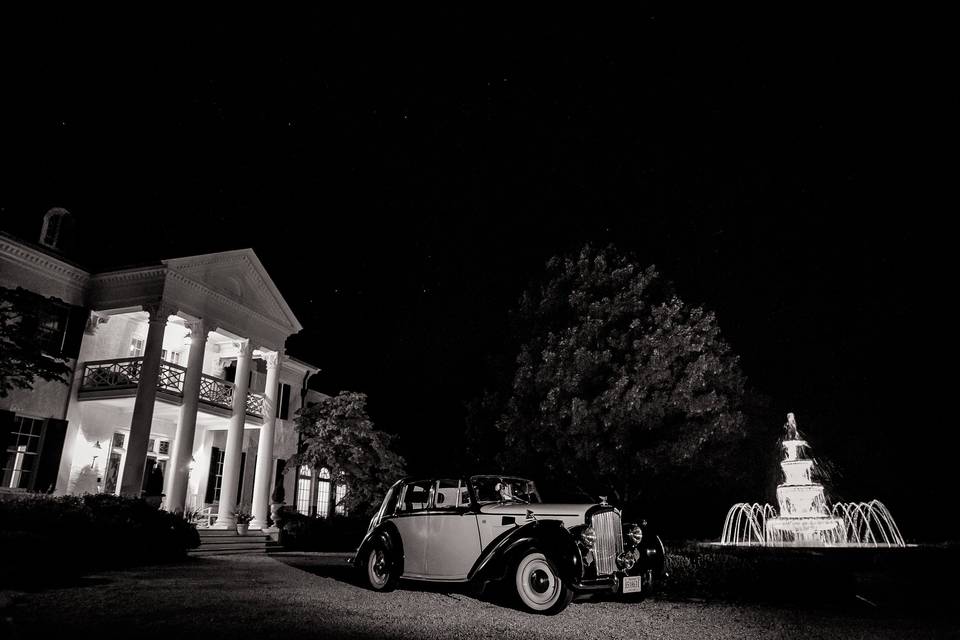 Nightly departure in a bentley