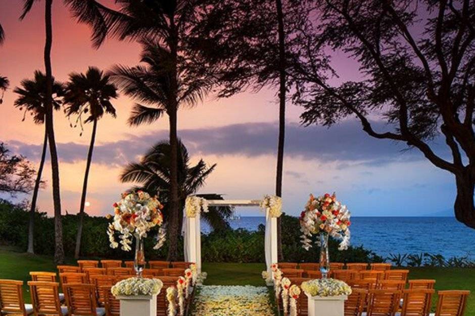 Hawaiian-destination wedding