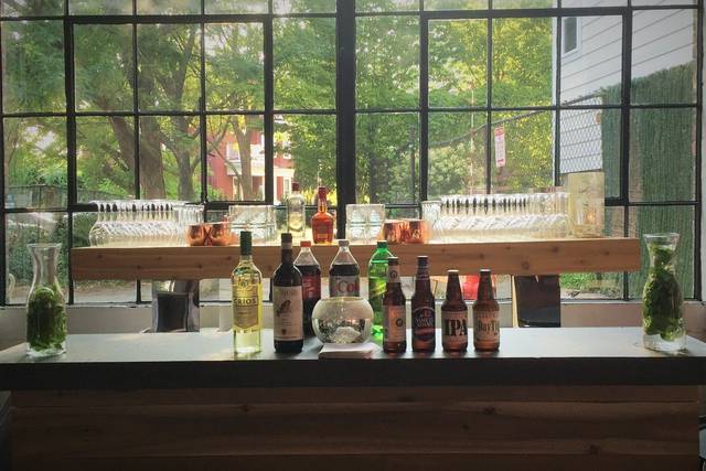 Wine station