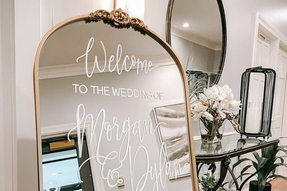 Welcome sign mirror