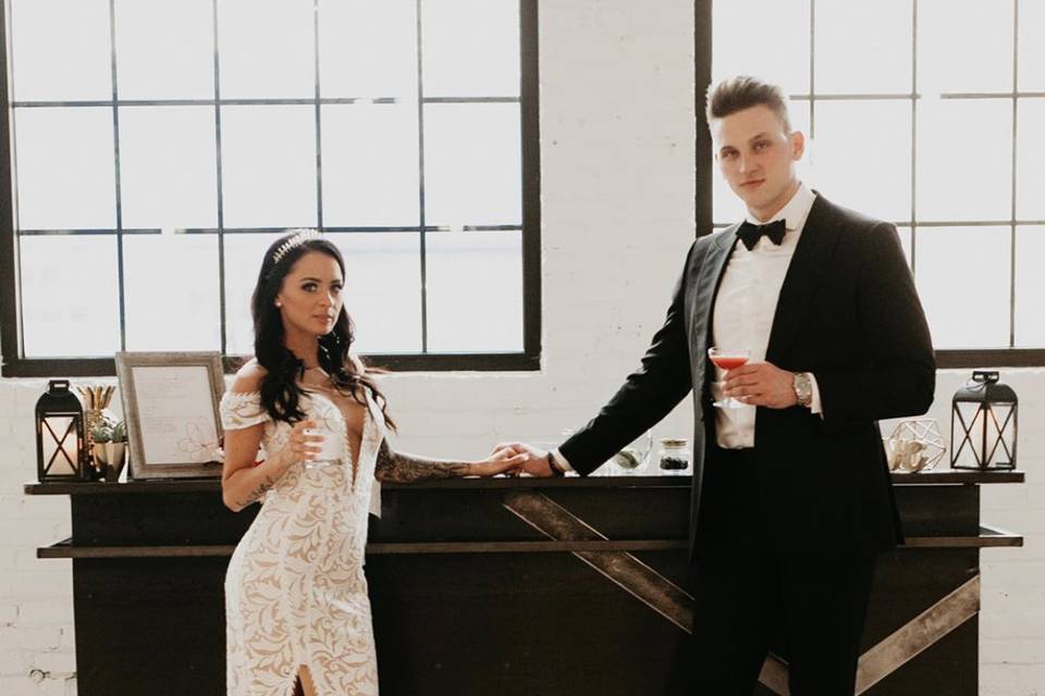 Couple at bar in the Main Hall