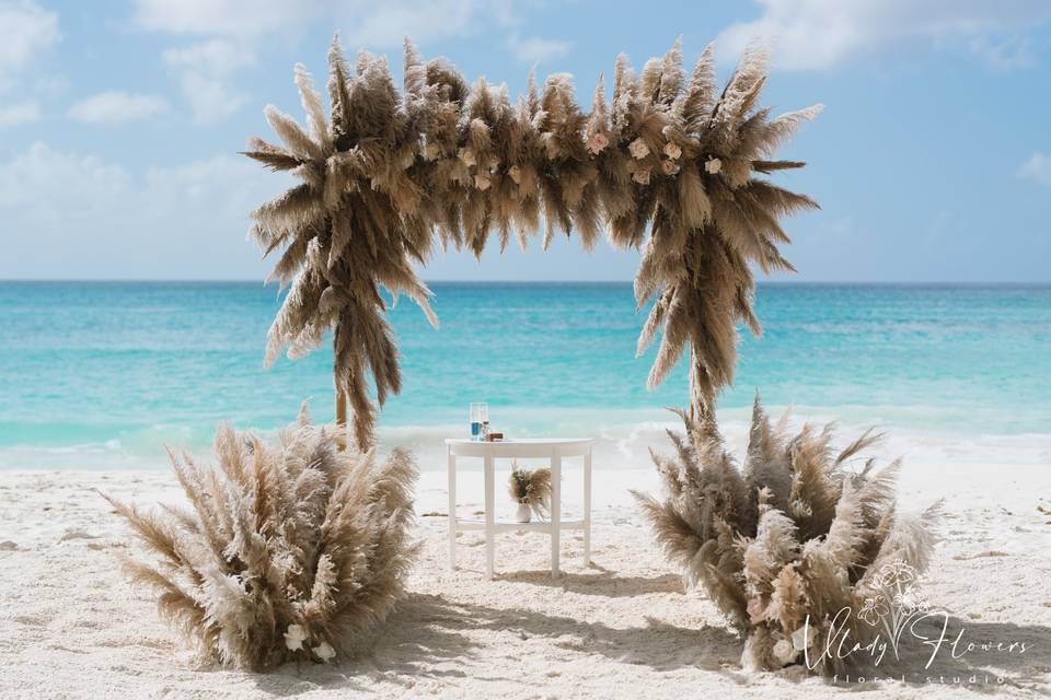 Arch with pampas grass