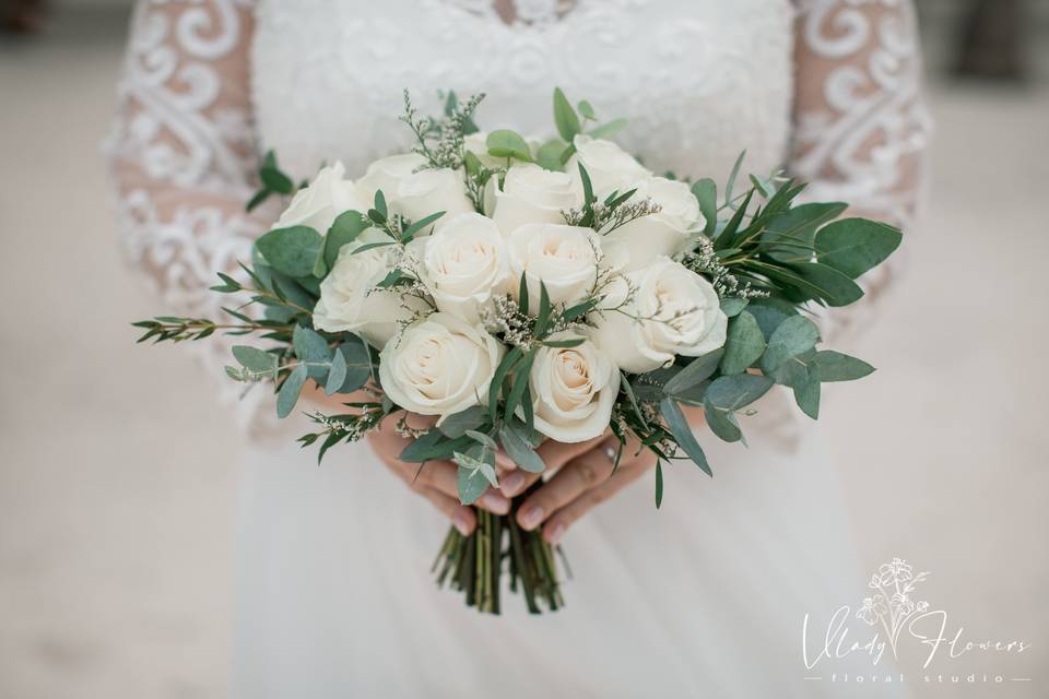 White bridal bouquet