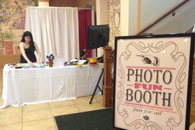 Photo-FUN-Booth by Kri8 Entertainment