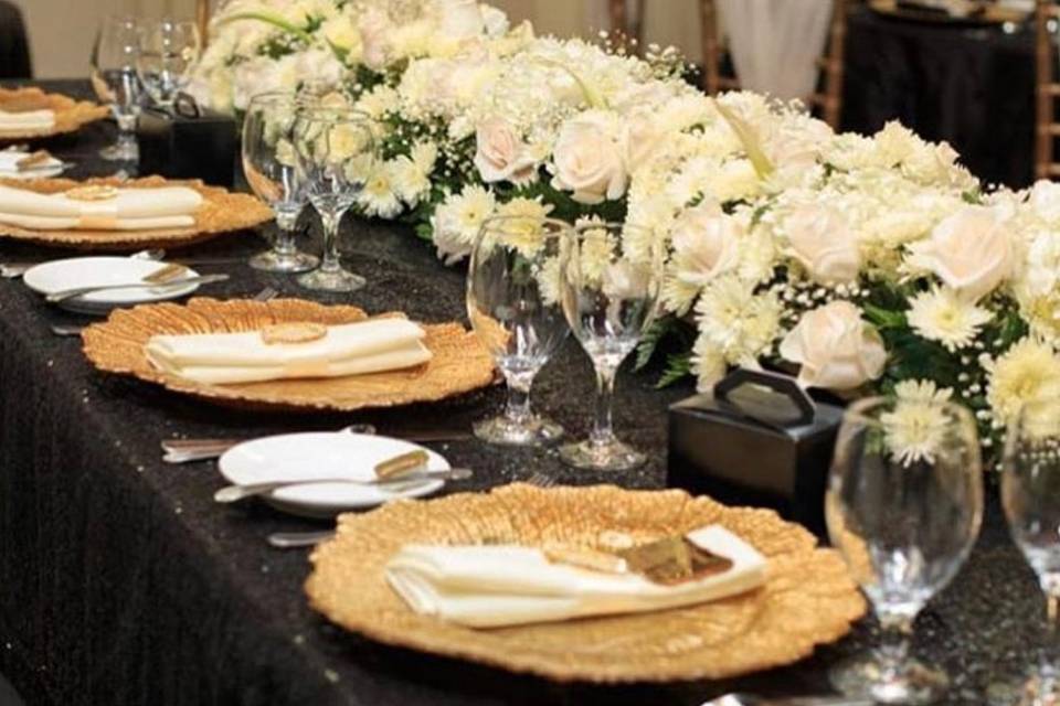 Black and Gold Table Setting