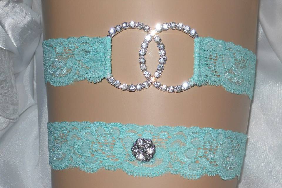 Tiffany Blue stretch lace set with a simple yet very elegant rhinestone clasp.