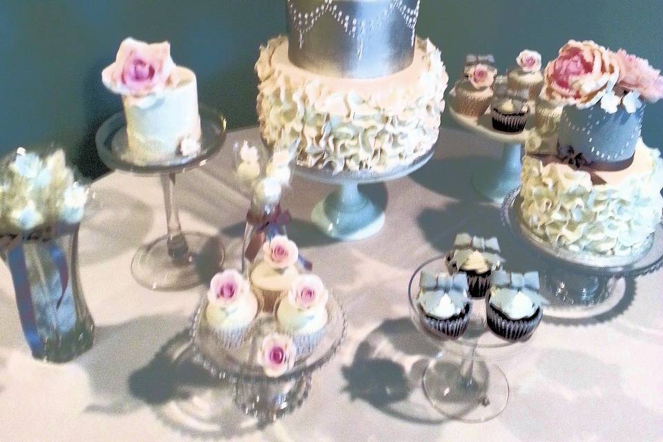 Wedding cakes and cupcakes